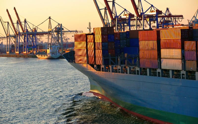 UAE's Leading Cargo Shipping Company